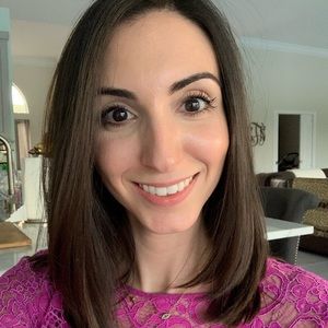 Meet your Posher, Valia